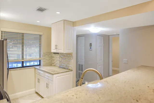 $2,275 | 21951 Soundview Terrace, Unit 207, Boca Raton, FL 33433