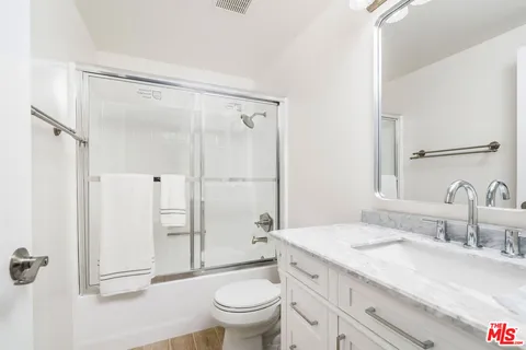 $460,000 | 18129 Erik Court, Unit 328, Canyon Country, CA 91387