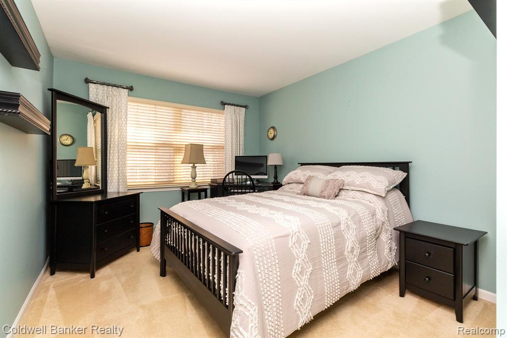 16962 Farmington Road Livonia, MI 48154 - Photo 21 of 38