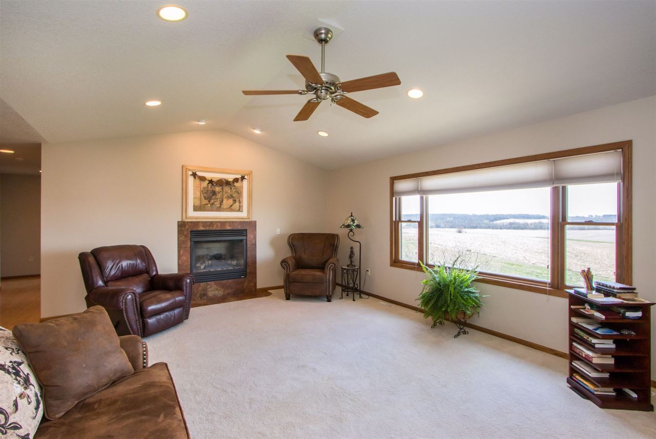 3331 Bayertown Road Southwest Riverside, IA 52327 - Photo 14 of 46 Gallery Image 14