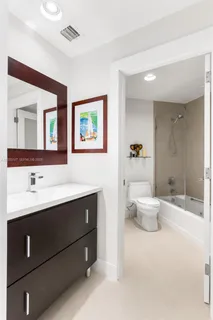 $620,000 | 888 Brickell Key Drive, Unit 1002, Miami, FL 33131
