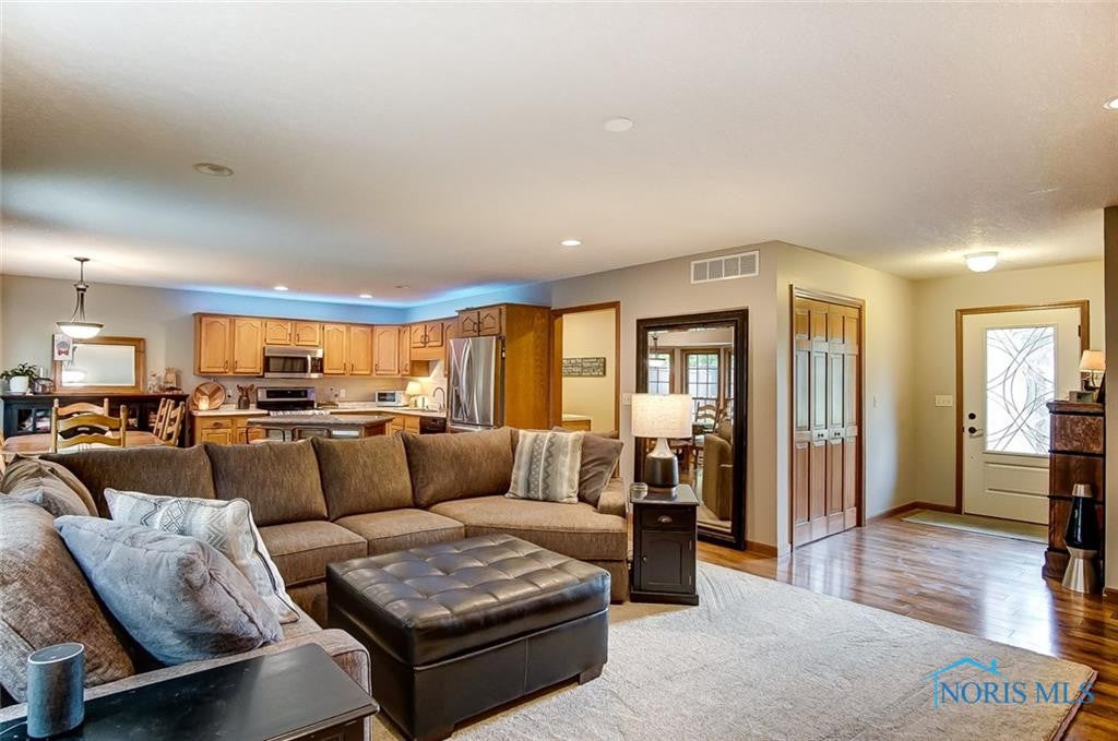 1044 Fox Run Road, Unit U1 Findlay, OH 45840 - Photo 7 of 33 Gallery Image 7