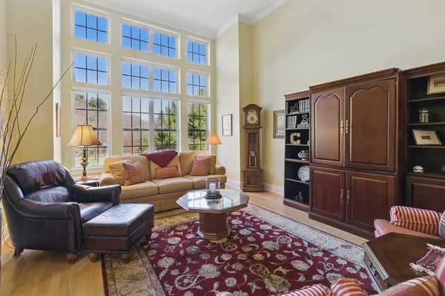 $879,900 | 2 Powder Mill Square, Unit 2B, Andover, MA 01810