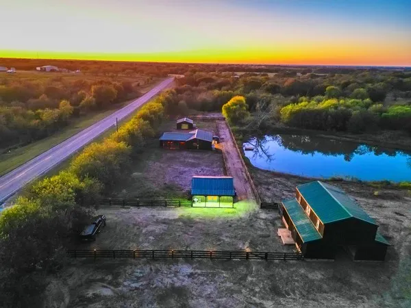 $550,000 | 8125 Fm 2114, Hubbard, TX 76648