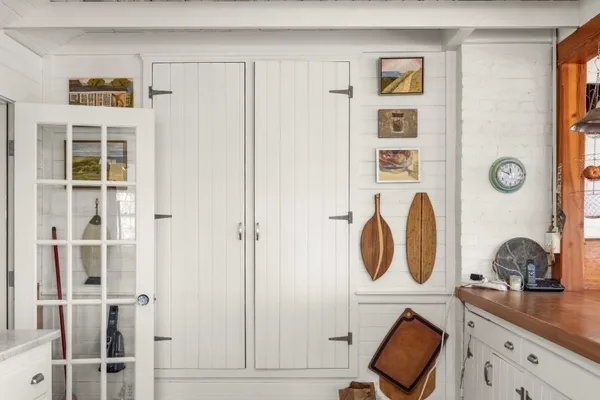 $5,650,000 | 205 S Road, Chilmark, MA 02535