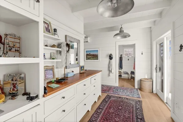 $5,650,000 | 205 S Road, Chilmark, MA 02535