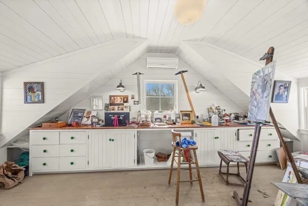 $5,650,000 | 205 S Road, Chilmark, MA 02535