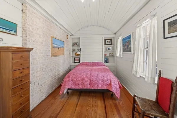 $5,650,000 | 205 S Road, Chilmark, MA 02535