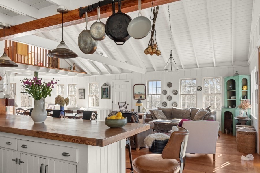 205 S Road Chilmark, MA 02535 - Photo 3 of 41