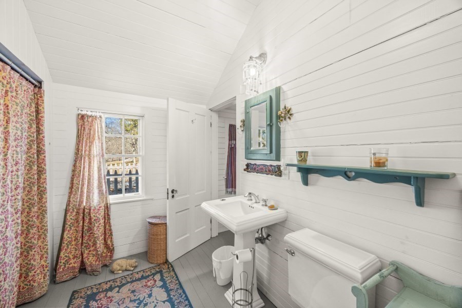 205 S Road Chilmark, MA 02535 - Photo 31 of 41