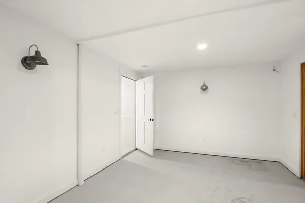 $5,650,000 | 205 S Road, Chilmark, MA 02535