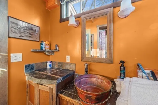 $5,650,000 | 205 S Road, Chilmark, MA 02535