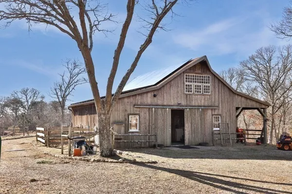 $5,650,000 | 205 S Road, Chilmark, MA 02535