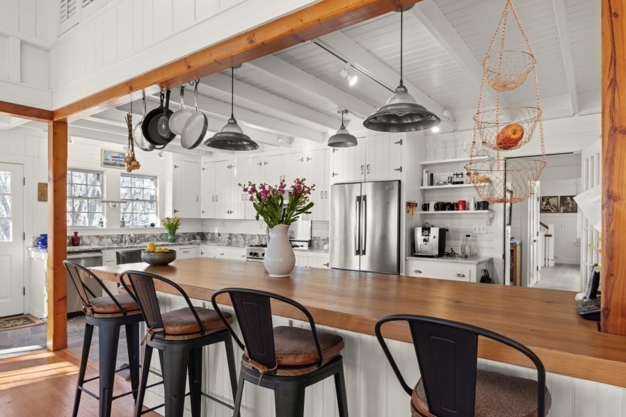 205 S Road Chilmark, MA 02535 - Photo 4 of 41