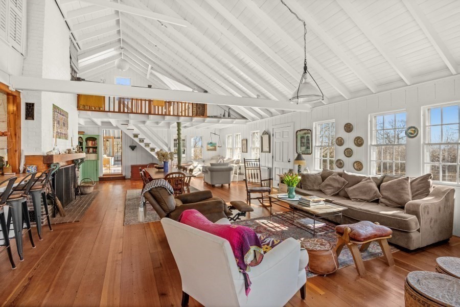 205 S Road Chilmark, MA 02535 - Photo 5 of 41