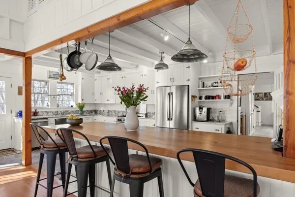 $5,650,000 | 205 S Road, Chilmark, MA 02535