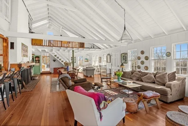 $5,650,000 | 205 S Road, Chilmark, MA 02535