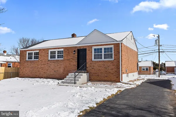 $365,000 | 318 South Dupont Road, Wilmington, DE 19804