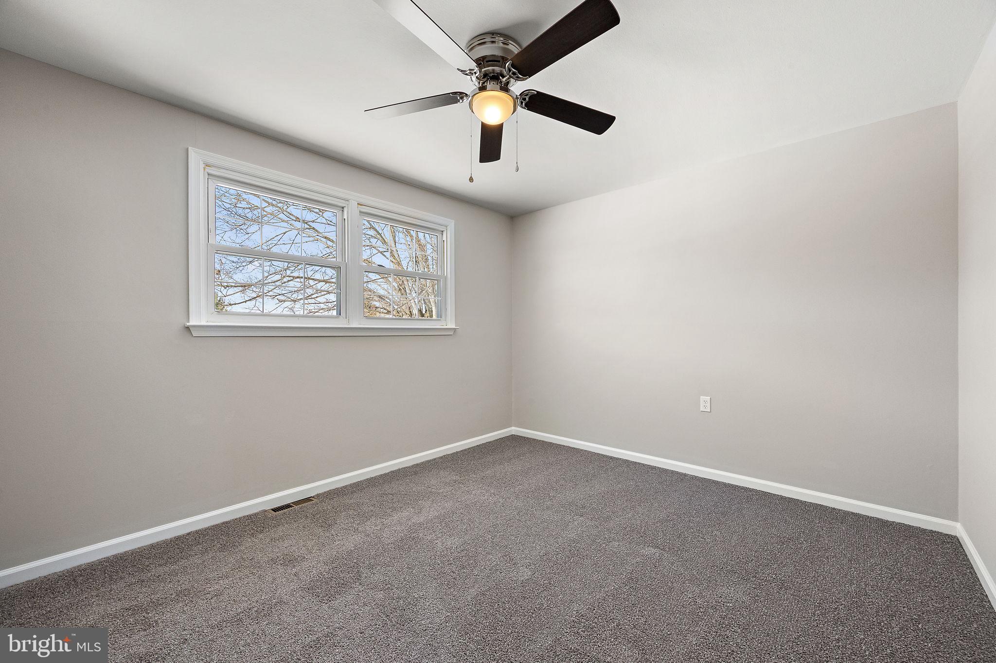 318 South Dupont Road Wilmington, DE 19804 - Photo 14 of 32