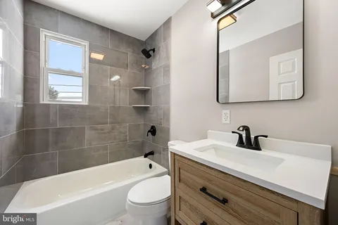 $379,999 | 318 South Dupont Road, Wilmington, DE 19804