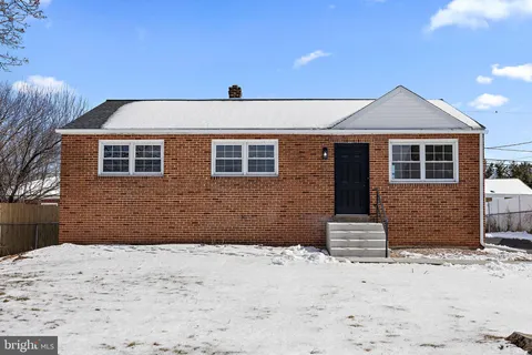 $379,999 | 318 South Dupont Road, Wilmington, DE 19804