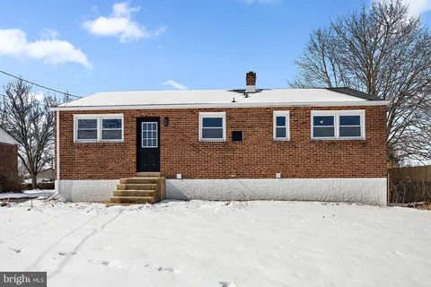 $379,999 | 318 South Dupont Road, Wilmington, DE 19804