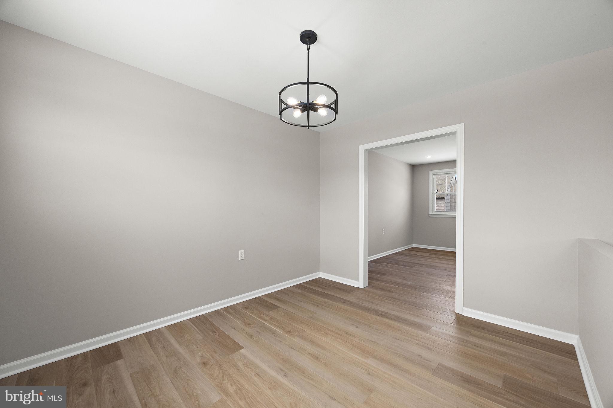 318 South Dupont Road Wilmington, DE 19804 - Photo 6 of 32 Dining room