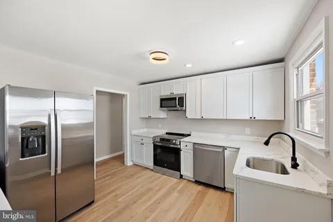 $379,999 | 318 South Dupont Road, Wilmington, DE 19804