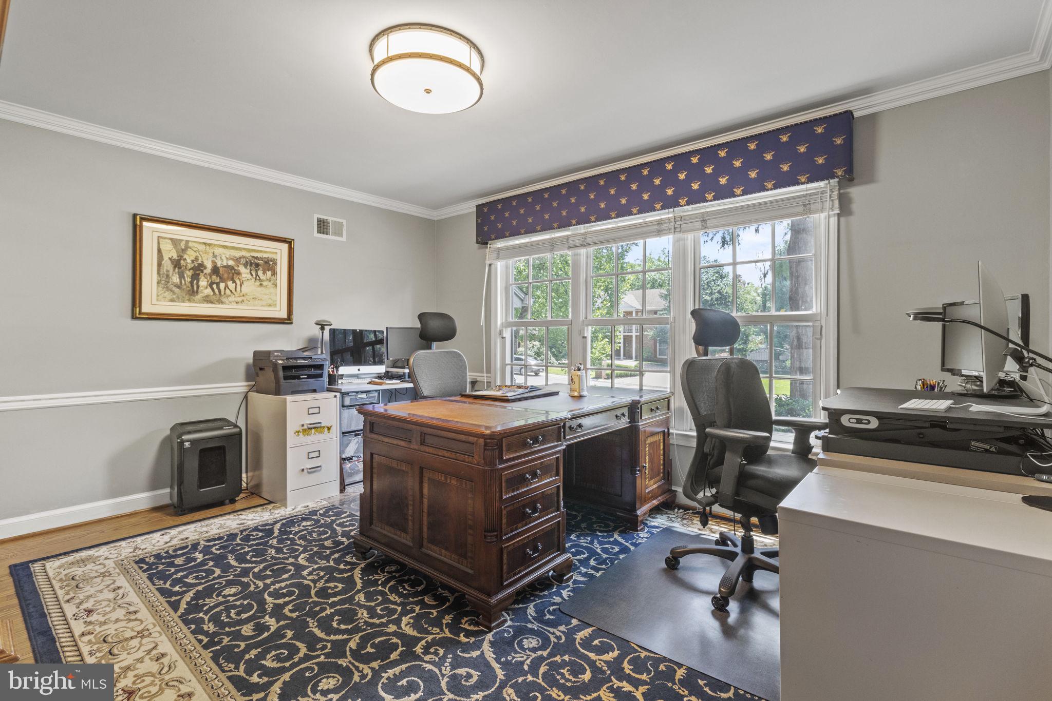 10016 Hall Road Potomac, MD 20854 - Photo 13 of 30 Large Main Level Office