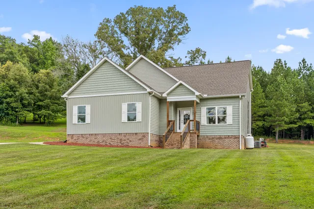 $399,999 | 185 Bell Lake Drive, Trenton, GA 30752