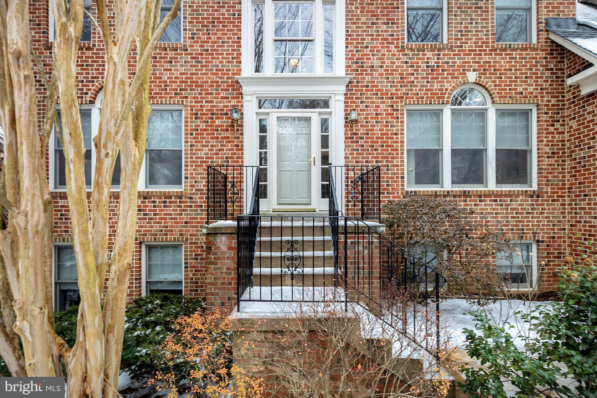 6808 Rannoch Road Bethesda, MD 20817 - Photo 2 of 38