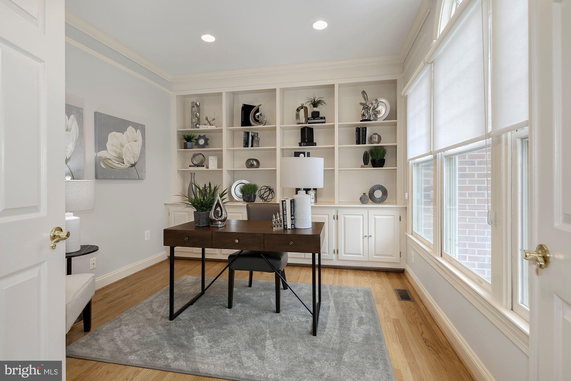 6808 Rannoch Road Bethesda, MD 20817 - Photo 18 of 38 Den/home office with gorgeous built in