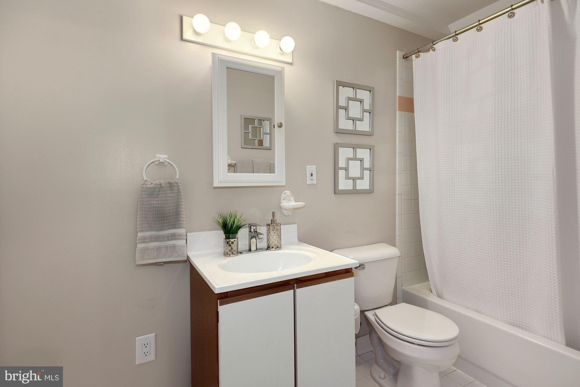 6808 Rannoch Road Bethesda, MD 20817 - Photo 33 of 38 Lower level full bathroom