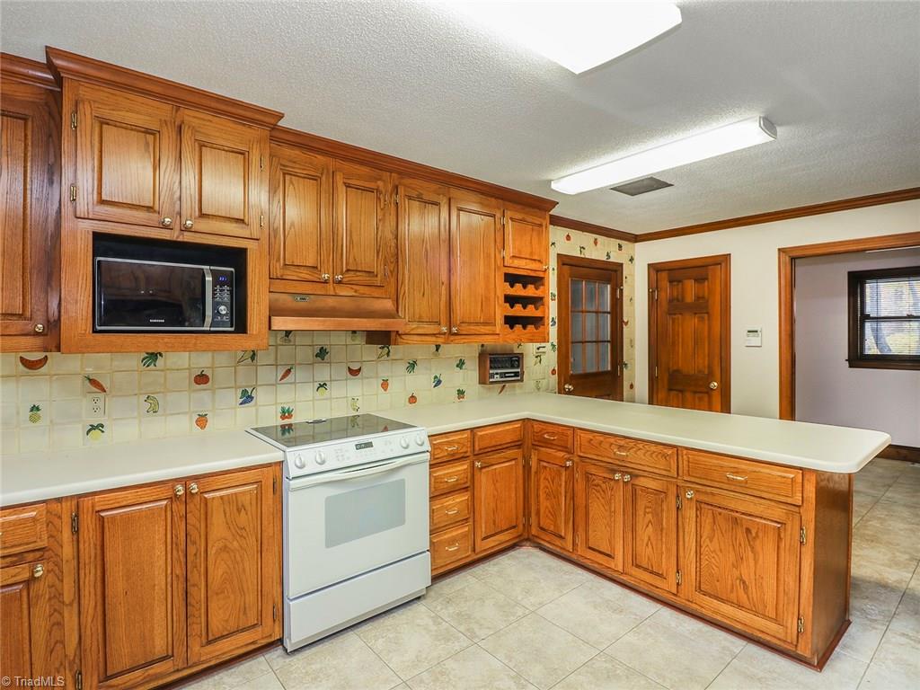 108 Mendenhall Road Jamestown, NC 27282 - Photo 12 of 30 Gallery Image 12