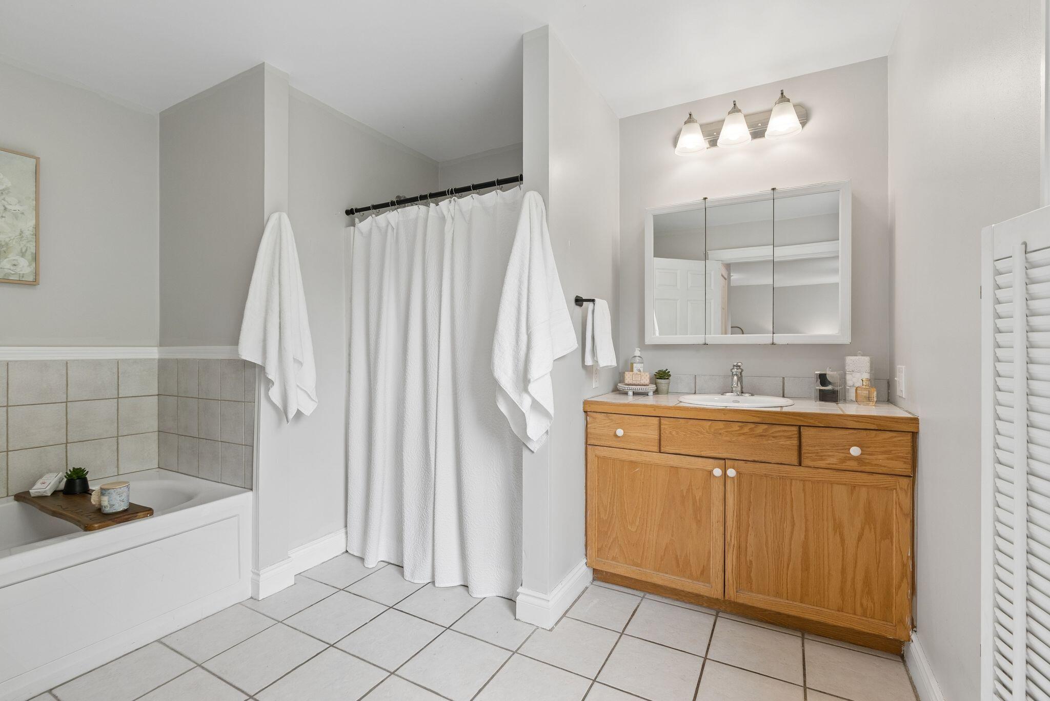 143 Falmouth Road Falmouth, ME 04105 - Photo 18 of 62 40_DSC06099
