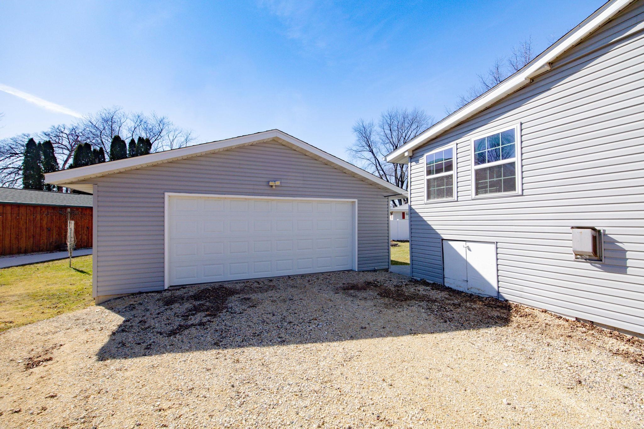 11611 North Charley Bluff Road Milton, WI 53563 - Photo 40 of 47
