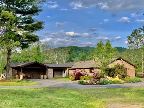 $1,550,000 | 426 River Islands Road, Elizabethton, TN 37643