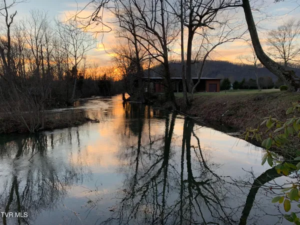 $1,550,000 | 426 River Islands Road, Elizabethton, TN 37643