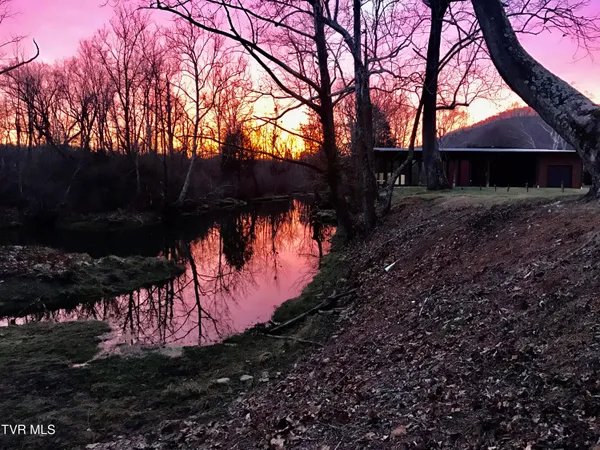 $1,550,000 | 426 River Islands Road, Elizabethton, TN 37643