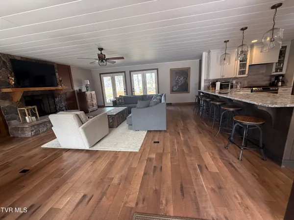 $1,550,000 | 426 River Islands Road, Elizabethton, TN 37643