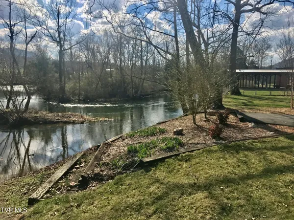 $1,550,000 | 426 River Islands Road, Elizabethton, TN 37643