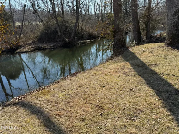 $1,550,000 | 426 River Islands Road, Elizabethton, TN 37643