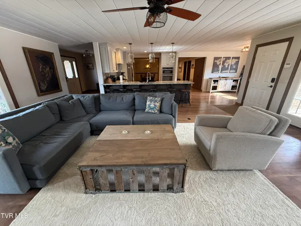 $1,550,000 | 426 River Islands Road, Elizabethton, TN 37643