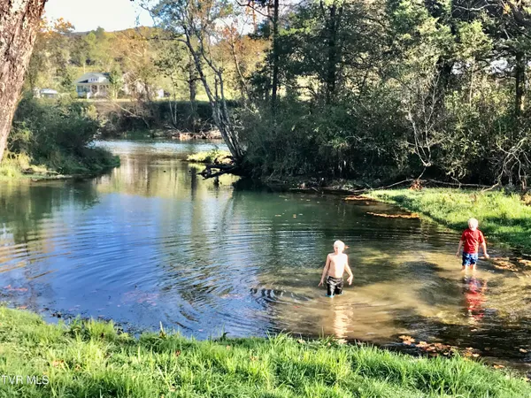 $1,550,000 | 426 River Islands Road, Elizabethton, TN 37643