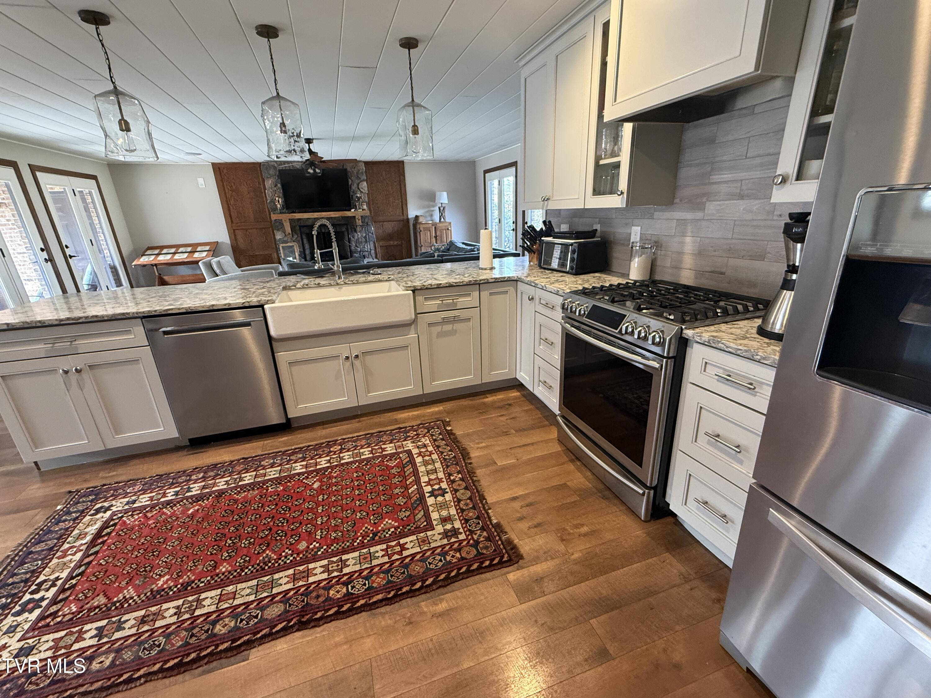 426 River Islands Road Elizabethton, TN 37643 - Photo 21 of 167 IMG_3867