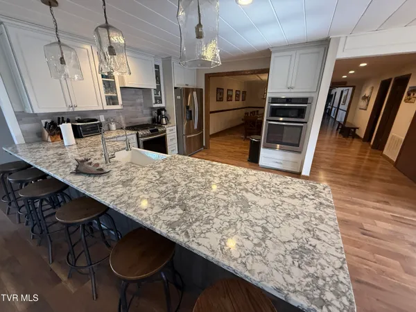 $1,550,000 | 426 River Islands Road, Elizabethton, TN 37643