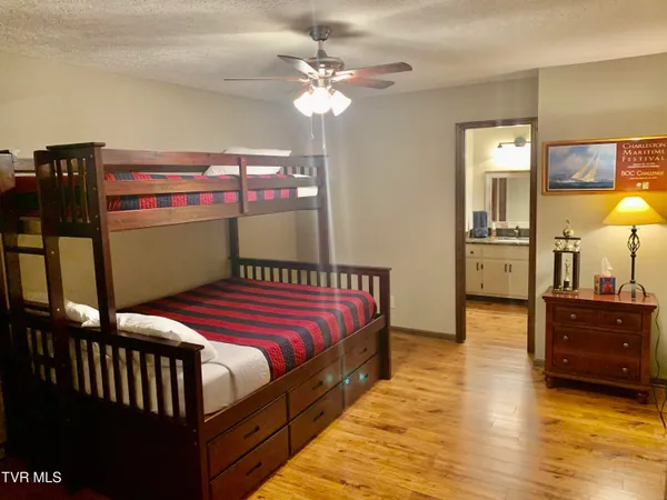 $1,550,000 | 426 River Islands Road, Elizabethton, TN 37643