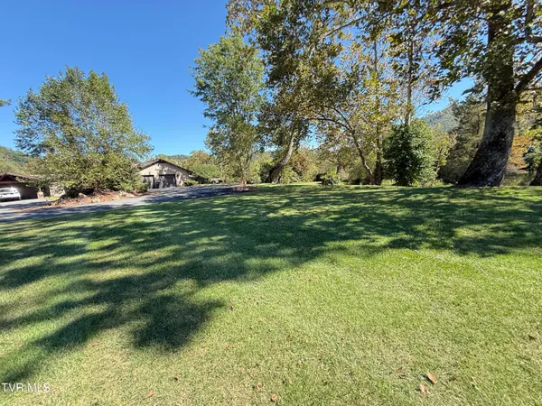 $1,550,000 | 426 River Islands Road, Elizabethton, TN 37643