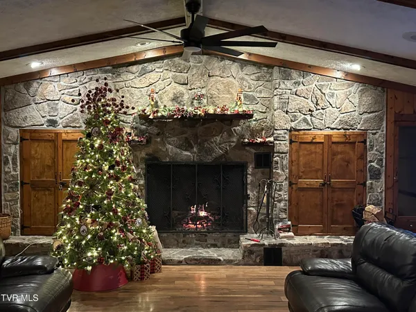 $1,550,000 | 426 River Islands Road, Elizabethton, TN 37643