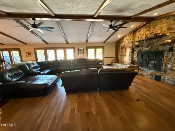 $1,550,000 | 426 River Islands Road, Elizabethton, TN 37643